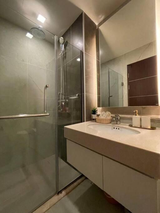 Luxury And Modern Condo In Central Chiang Mai - Astra Condo Eksteriør bilde